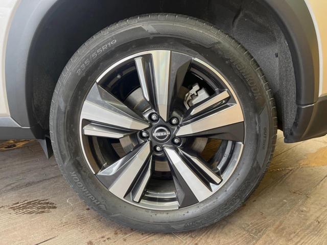 �y�����P�X�C���`�A���~�z�C�[���z�O�ςɃ}�b�`���������A���~�z�C�[���𑕒����Ă���܂��B�e��ЊO�A���~�z�C�[����A�X�^�b�h���X�^�C�����戵�����Ă���܂��B���񂲑��k����������