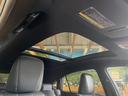 【サンルーフ】開放感たっぷりの希少装備、サンルーフが装着されています!車内に明かりを取り入れたり景色を楽しむ以外にも、車内の空気も簡単に換気できて快適です!