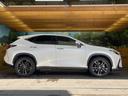 ＮＸ３５０ｈ　バージョンＬ　サンルーフ　１４型ディスプレイオーディオ　全周囲カメラ　プリクラッシュセーフティ　レーダークルーズ　茶革シート　デジタルインナーミラー　純正２０インチアルミ　シートベンチレーション　三眼ＬＥＤヘッド（52枚目）