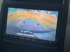 【バックカメラ】駐車時に後方がリアルタイム映像で確認できます。大型商業施設や立体駐車場での駐車時や、夜間のバック時に大活躍！運転スキルに関わらず、今や必須となった装備のひとつです！ 5