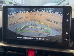 【バックカメラ】駐車時に後方がリアルタイム映像で確認できます。大型商業施設や立体駐車場での駐車時や、夜間のバック時に大活躍！運転スキルに関わらず、今や必須となった装備のひとつです！ 4