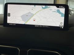 【１０．２５インチマツダコネクト】車内の雰囲気にマッチした大型ディスプレイ。スマホ接続でのナビ使用やＢｌｕｅｔｏｏｔｈ再生等、様々な機能が楽しめます。直感的なダイヤル操作が可能で、使い勝手も良好です。 3