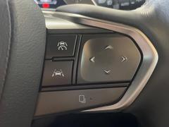 【レーダークルーズコントロール】高速道路での長距離走行が楽に！！自動で速度を保つクルーズコントロールが、衝突軽減システムと連携し、前方の車両を感知して車間を保つように速度調節してくれます！！ 5