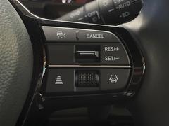 �ڥ����ץƥ��֥��롼������ȥ�����۹�®ƻϩ�Ǥ�Ĺ��Υ���Ԥ��ڤˡ�����ư��®�٤��ݤĥ��롼������ȥ����뤬�����ͷڸ������ƥ��Ϣ�Ȥ��������μ�ξ���Τ��Ƽִ֤��ݤĤ褦��®��Ĵ�ᤷ�Ƥ���ޤ����� 6