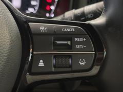 �ڥ����ץƥ��֥��롼������ȥ�����۹�®ƻϩ�Ǥ�Ĺ��Υ���Ԥ��ڤˡ�����ư��®�٤��ݤĥ��롼������ȥ����뤬�����ͷڸ������ƥ��Ϣ�Ȥ��������μ�ξ���Τ��Ƽִ֤��ݤĤ褦��®��Ĵ�ᤷ�Ƥ���ޤ����� 6