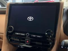 【１４インチディスプレイオーディオ】スマートフォンと連携が可能な大画面ディスプレイオーディオです。スマートフォンのナビ機能を使用したり、Ｂｌｕｅｔｏｏｔｈ接続で音楽もお楽しみいただけます！ 4