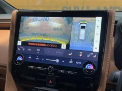 【パノラミックビューモニター】専用のカメラにより、上から見下ろしたような視点で３６０度クルマの周囲を確認することができます☆死角部分も確認しやすく、狭い場所での切り返しや駐車もスムーズに行えます。 5