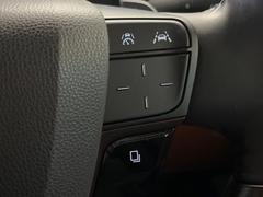 【トヨタセーフティセンス】走行中に前方の車両等を認識し、衝突しそうな時は警報とブレーキで衝突回避と被害軽減をアシスト。より安全にドライブをお楽しみいただけます。 7