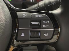 �ڥ����ץƥ��֥��롼������ȥ�����۹�®ƻϩ�Ǥ�Ĺ��Υ���Ԥ��ڤˡ�����ư��®�٤��ݤĥ��롼������ȥ����뤬�����ͷڸ������ƥ��Ϣ�Ȥ��������μ�ξ���Τ��Ƽִ֤��ݤĤ褦��®��Ĵ�ᤷ�Ƥ���ޤ����� 5