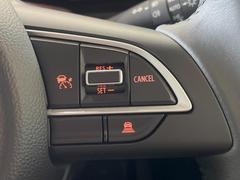 �ڥ����ץƥ��֥��롼������ȥ�����۹�®ƻϩ�Ǥ�Ĺ��Υ���Ԥ��ڤˡ�����ư��®�٤��ݤĥ��롼������ȥ����뤬�����ͷڸ������ƥ��Ϣ�Ȥ��������μ�ξ���Τ��Ƽִ֤��ݤĤ褦��®��Ĵ�ᤷ�Ƥ���ޤ����� 4