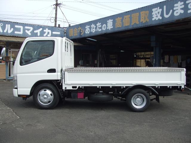 キャンター 　２トン超低床平ボデイ－　ワンオ－ナ－車　マフラ－燃焼ナシ　メッキパ－ツ　レザ－シートカバ－付き　ディーゼルタ－ボ　荷台内寸長さ３１０幅１６０　走行８万キロ台　全面塗装済み　内装クリ－ニング済み（4枚目）