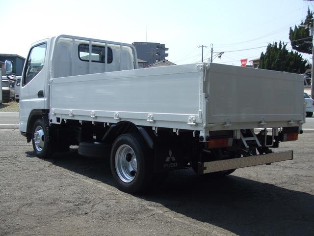 キャンター 　１．５トン全低床アルミブロック　ワンオ－ナ－車　メッキパ－ツ　荷台床鉄板張り　レザ－シ－トカバ－付き　バックカメラ付き　走行４万キロ台　記録簿　ディ－ゼルタ－ボ　全面塗装済み　内装クリ－ニング済み（5枚目）