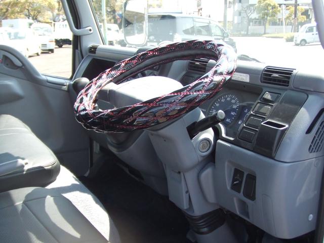 キャンター 　１．５トン全低床アルミブロック　ワンオ－ナ－車　メッキパ－ツ　荷台床鉄板張り　レザ－シ－トカバ－付き　バックカメラ付き　走行４万キロ台　記録簿　ディ－ゼルタ－ボ　全面塗装済み　内装クリ－ニング済み（23枚目）