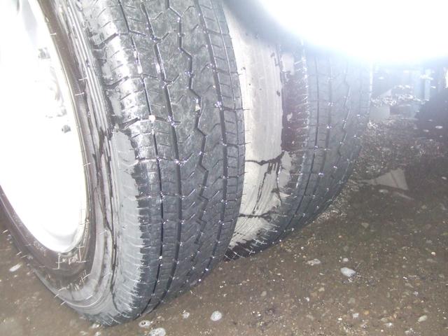 トヨエース 　１．２トン低床　Ｗキャブ　ワンオ－ナ－車　ドライブレコーダー付き　荷台鉄板張り　普通免許ＯＫ　全面塗装済み　内装クリ－ニング済み　ディ－ゼルタ－ボ（12枚目）