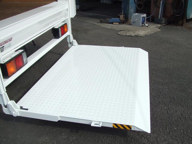 キャンター 　２トンＤＸロングアルミバン　垂直パワ－ゲ－ト　ワンオ－ナ‐車　左電格ミラ－　メッキパ－ツ　シートカバ－付き　荷台内寸約長さ４２７幅１７７高さ１８４　ラッシングレール２段　記録簿　取説付き（15枚目）