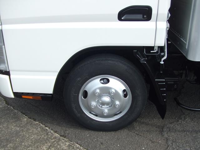 キャンター 　２トンＤＸロングアルミバン　垂直パワ－ゲ－ト　ワンオ－ナ‐車　左電格ミラ－　メッキパ－ツ　シートカバ－付き　荷台内寸約長さ４２７幅１７７高さ１８４　ラッシングレール２段　記録簿　取説付き（17枚目）