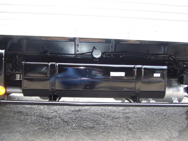キャンター 　２トンＤＸロングアルミバン　垂直パワ－ゲ－ト　ワンオ－ナ‐車　左電格ミラ－　メッキパ－ツ　シートカバ－付き　荷台内寸約長さ４２７幅１７７高さ１８４　ラッシングレール２段　記録簿　取説付き（19枚目）