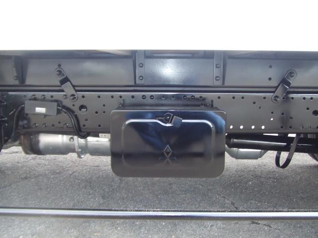 キャンター 　２トンＤＸロングアルミバン　垂直パワ－ゲ－ト　ワンオ－ナ‐車　左電格ミラ－　メッキパ－ツ　シートカバ－付き　荷台内寸約長さ４２７幅１７７高さ１８４　ラッシングレール２段　記録簿　取説付き（20枚目）