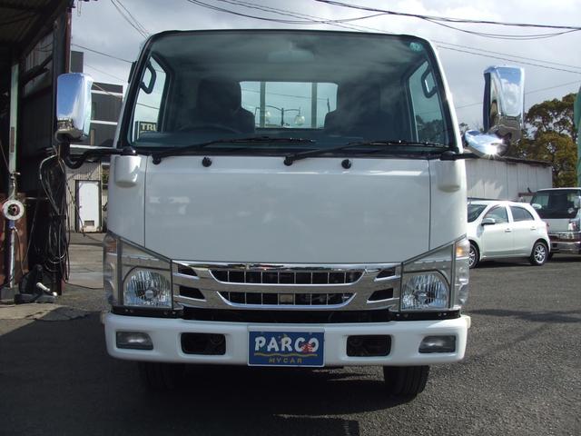 タイタントラック 　１．５トン超低床　平ボディ－　ワンオ－ナ－車　メッキパ－ツ　キ－レス　オートマ車　左電格ミラ－　デイ―ぜルターボ　荷台内寸約長さ３１１幅１６１　荷台板張り　全面塗装済み　内装クリーニング済み（3枚目）