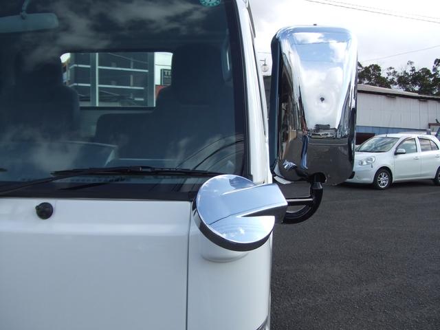 タイタントラック 　１．５トン超低床　平ボディ－　ワンオ－ナ－車　メッキパ－ツ　キ－レス　オートマ車　左電格ミラ－　デイ―ぜルターボ　荷台内寸約長さ３１１幅１６１　荷台板張り　全面塗装済み　内装クリーニング済み（8枚目）