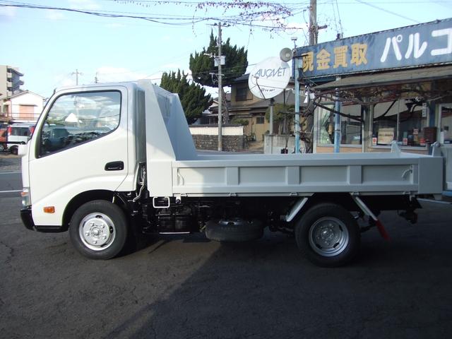 ダイナトラック 2トン全低床強化ダンプ ワンオ-ナ-車 左電格ミラ- 極東強化ダンプ 全面塗装済み 内装クリーニング済み(7枚目)