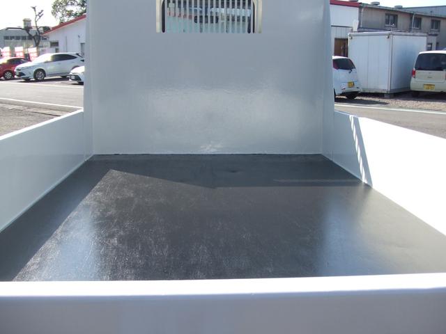 ダイナトラック 2トン全低床強化ダンプ ワンオ-ナ-車 左電格ミラ- 極東強化ダンプ 全面塗装済み 内装クリーニング済み(13枚目)