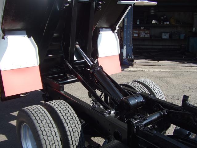 ダイナトラック 2トン全低床強化ダンプ ワンオ-ナ-車 左電格ミラ- 極東強化ダンプ 全面塗装済み 内装クリーニング済み(17枚目)