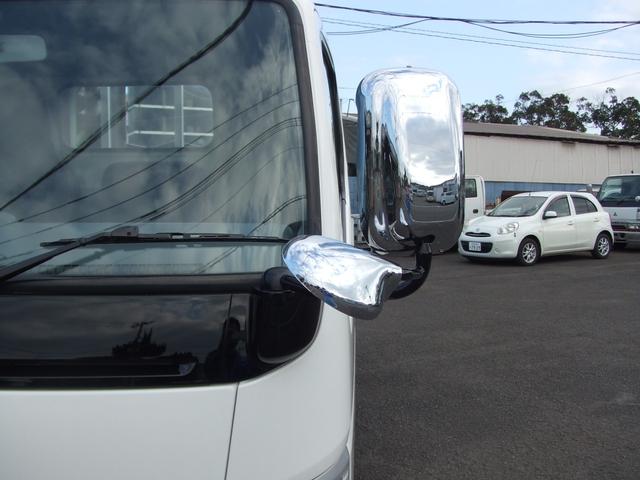 キャンター 　２トン全低床　平ボディ－　メッキパ－ツ　左電格ミラ－　荷台床鉄板張り　レザ－シ－トカバ－付き　マフラ－燃焼ナシ　全面塗装済み　　内装クリーニング済み　荷台内寸約長さ３１１幅１６０　走行７万キロ台（16枚目）