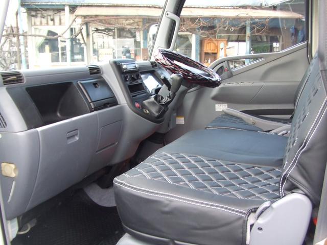 キャンター 　２トン全低床　平ボディ－　メッキパ－ツ　左電格ミラ－　荷台床鉄板張り　レザ－シ－トカバ－付き　マフラ－燃焼ナシ　全面塗装済み　　内装クリーニング済み　荷台内寸約長さ３１１幅１６０　走行７万キロ台（18枚目）