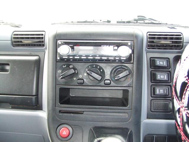 キャンター 　２トン全低床　平ボディ－　メッキパ－ツ　左電格ミラ－　荷台床鉄板張り　レザ－シ－トカバ－付き　マフラ－燃焼ナシ　全面塗装済み　　内装クリーニング済み　荷台内寸約長さ３１１幅１６０　走行７万キロ台（23枚目）