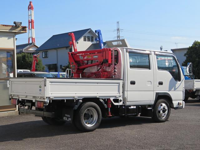 エルフトラック Ｗキャブフルフラットロー　ユニック３段簡易クレーン付　３．０ディーゼルエンジン　フロア５速ミッション　積載量１８００ｋｇ　運転席エアバック　エアコン　パワステ　前席パワーウインドウ（4枚目）