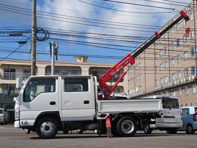 エルフトラック Ｗキャブフルフラットロー　ユニック３段簡易クレーン付　３．０ディーゼルエンジン　フロア５速ミッション　積載量１８００ｋｇ　運転席エアバック　エアコン　パワステ　前席パワーウインドウ（11枚目）