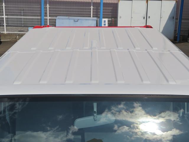 エルフトラック Ｗキャブフルフラットロー　ユニック３段簡易クレーン付　３．０ディーゼルエンジン　フロア５速ミッション　積載量１８００ｋｇ　運転席エアバック　エアコン　パワステ　前席パワーウインドウ（37枚目）