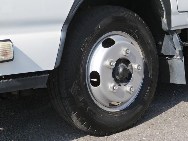 エルフトラック Ｗキャブフルフラットロー　ユニック３段簡易クレーン付　３．０ディーゼルエンジン　フロア５速ミッション　積載量１８００ｋｇ　運転席エアバック　エアコン　パワステ　前席パワーウインドウ（47枚目）