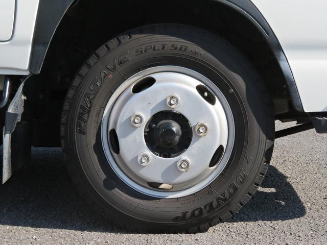 エルフトラック Ｗキャブフルフラットロー　ユニック３段簡易クレーン付　３．０ディーゼルエンジン　フロア５速ミッション　積載量１８００ｋｇ　運転席エアバック　エアコン　パワステ　前席パワーウインドウ（50枚目）