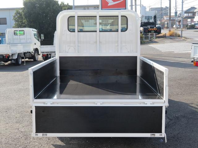 ダイナトラック Ｗキャブロングジャストロー　Ｗキャブ低床１．１５ｔ積　３．０ディーゼルターボ　フロアオートマ　荷台内寸（長さ２１０ｃｍＸ横幅１６０ｃｍ）　荷台フロア鉄板張り　積載量１１５０ｋｇ（6枚目）