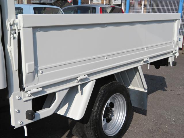 ダイナトラック Ｗキャブロングジャストロー　Ｗキャブ低床１．１５ｔ積　３．０ディーゼルターボ　フロアオートマ　荷台内寸（長さ２１０ｃｍＸ横幅１６０ｃｍ）　荷台フロア鉄板張り　積載量１１５０ｋｇ（32枚目）