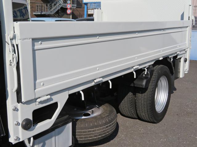 アトラストラック 　４ＷＤ全低床２ｔ積　パワーゲート付　４．８ディーゼルエンジン　スムーサー５速ＭＴ　荷台内寸（長さ３０５ｃｍＸ横幅１６０ｃｍ）　荷台フロア鉄板張り　積載量２０００ｋｇ（32枚目）