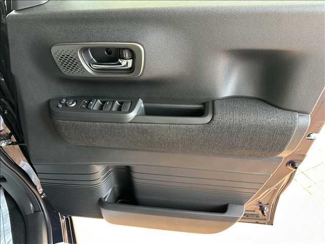 Ｎ－ＢＯＸカスタム ベースグレード　届出済み未使用車（34枚目）
