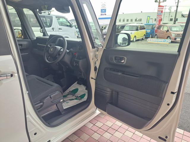 Ｎ－ＢＯＸカスタム ベースグレード　登録済み未使用車　左側電動スライドドア　Ｈｏｎｄａ　ＳＥＮＳＩＮＧ　ロールサンシェード　シートヒーター　電動パーキングブレーキ（16枚目）