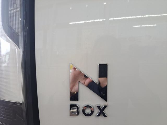 Ｎ－ＢＯＸカスタム ベースグレード　登録済み未使用車　左側電動スライドドア　Ｈｏｎｄａ　ＳＥＮＳＩＮＧ　ロールサンシェード　シートヒーター　電動パーキングブレーキ（45枚目）