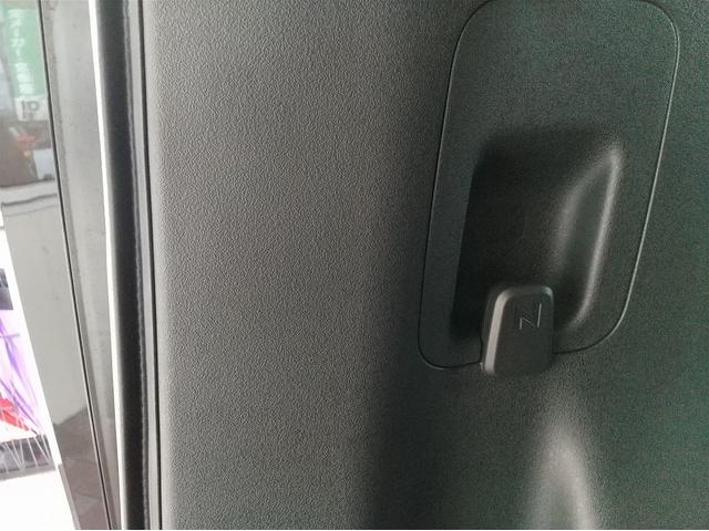 Ｎ－ＢＯＸカスタム ベースグレード　登録済み未使用車　左側電動スライドドア　Ｈｏｎｄａ　ＳＥＮＳＩＮＧ　シートヒーター　オートエアコン　ロールサンシェード（41枚目）