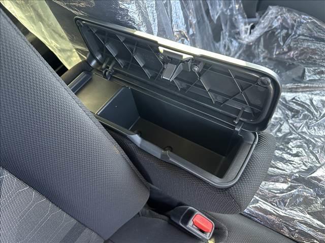 タント ファンクロス　スマートキー　両側電動スライドドア　オートエアコン　ＥＴＣ　電動パーキングブレーキ　シートヒーター　パーソナルテーブル　ロールサンシェード（24枚目）