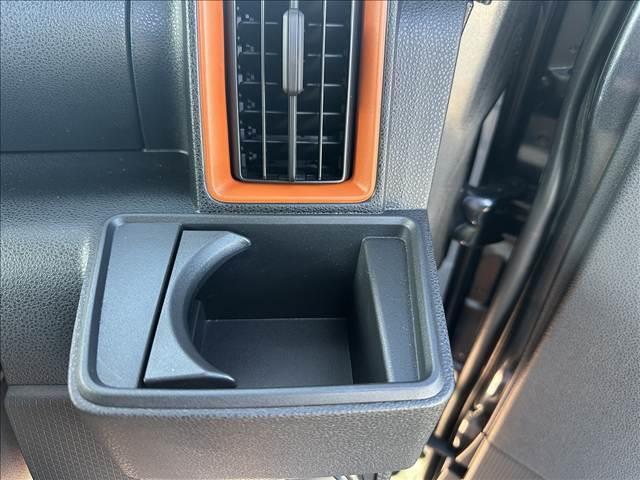 タント ファンクロス　スマートキー　両側電動スライドドア　オートエアコン　ＥＴＣ　電動パーキングブレーキ　シートヒーター　パーソナルテーブル　ロールサンシェード（39枚目）