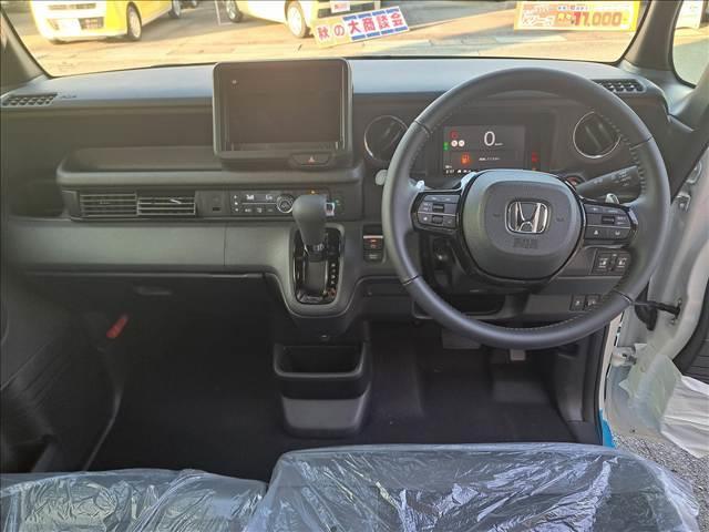 Ｎ－ＢＯＸカスタム ターボ　登録済未使用車　両側電動スライドドア　電動パーキングブレーキ　ロールサンシェード　プッシュスタート　オートエアコン　リヤワイパー　パーソナルテーブル（20枚目）