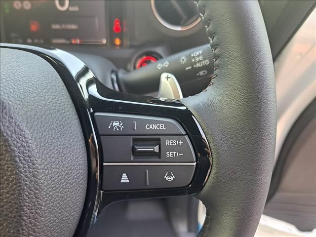 Ｎ－ＢＯＸカスタム ターボ　登録済未使用車　両側電動スライドドア　電動パーキングブレーキ　ロールサンシェード　プッシュスタート　オートエアコン　リヤワイパー　パーソナルテーブル（23枚目）