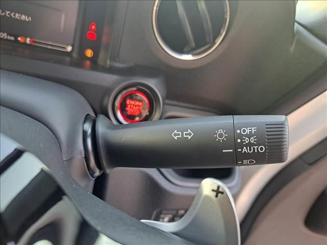 Ｎ－ＢＯＸカスタム ターボ　登録済未使用車　両側電動スライドドア　電動パーキングブレーキ　ロールサンシェード　プッシュスタート　オートエアコン　リヤワイパー　パーソナルテーブル（25枚目）
