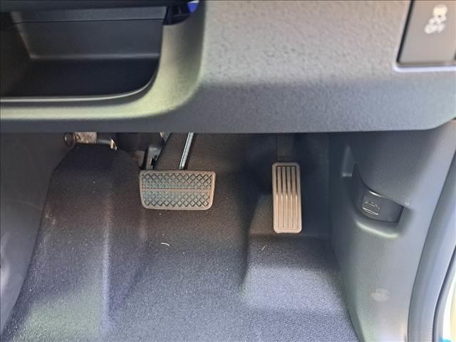 Ｎ－ＢＯＸカスタム ターボ　登録済未使用車　両側電動スライドドア　電動パーキングブレーキ　ロールサンシェード　プッシュスタート　オートエアコン　リヤワイパー　パーソナルテーブル（29枚目）