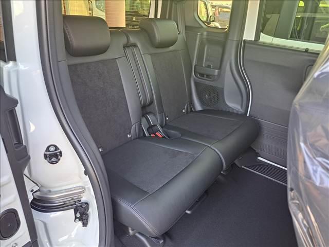 Ｎ－ＢＯＸカスタム ターボ　登録済未使用車　両側電動スライドドア　電動パーキングブレーキ　ロールサンシェード　プッシュスタート　オートエアコン　リヤワイパー　パーソナルテーブル（37枚目）