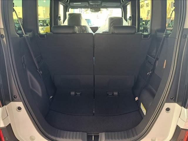 Ｎ－ＢＯＸカスタム ターボ　登録済未使用車　両側電動スライドドア　電動パーキングブレーキ　ロールサンシェード　プッシュスタート　オートエアコン　リヤワイパー　パーソナルテーブル（46枚目）